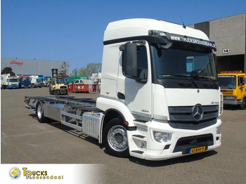 Kamion za prevoz kontejnera/ Kamion sa promenjivim sandukom MERCEDES-BENZ Actros
