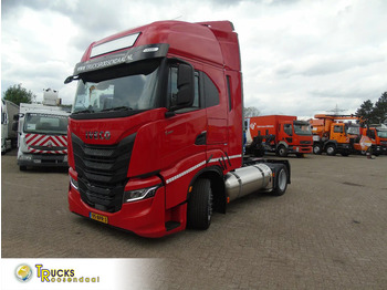 Tegljač IVECO S-WAY