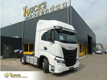 Tegljač IVECO S-WAY