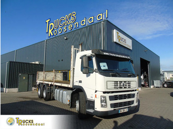 Kamion sa tovarnim sandukom VOLVO FM 420
