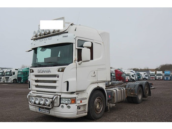 Kamion sa golom šasijom i zatvorenom kabinom SCANIA R 480