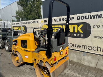 Valjak za puteve CAT CB 24 B: slika 2
