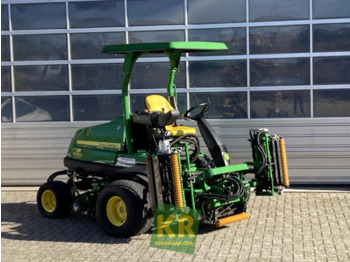 Baštenska kosačica JOHN DEERE 8700