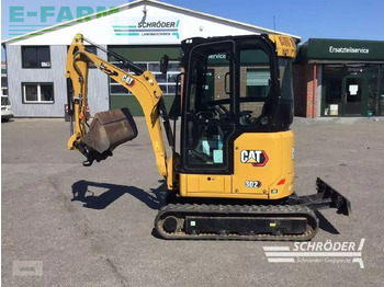 Mini bager CATERPILLAR 302