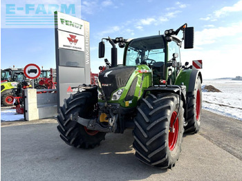 Traktor FENDT 724 Vario