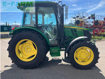 Traktor John Deere 5067E: slika 4