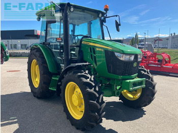 Traktor John Deere 5067E: slika 3