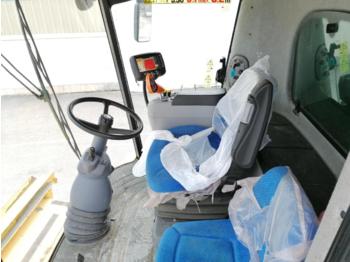 Kombinovani kombajn New Holland CX 8050 (Special Discount): slika 1