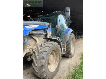 Traktor NEW HOLLAND T5