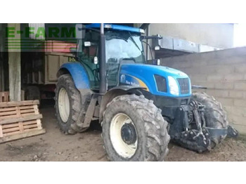 Traktor NEW HOLLAND T6070