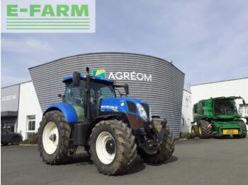 Traktor NEW HOLLAND T7.200