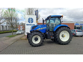 Traktor NEW HOLLAND T7.230