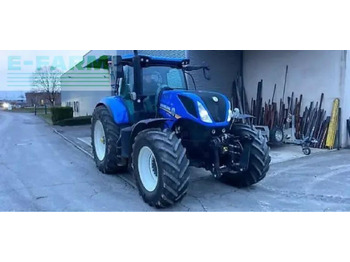 Traktor NEW HOLLAND T7.245