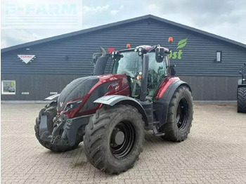 Traktor VALTRA