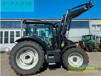 Traktor VALTRA