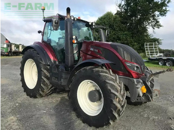 Traktor VALTRA T214