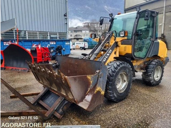 Utovarivač VOLVO L25B