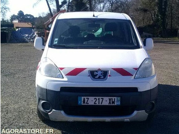 Automobil