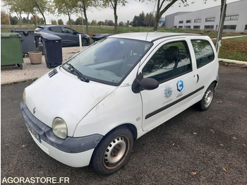 Automobil RENAULT