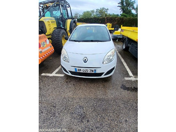 Automobil RENAULT