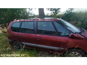 Automobil RENAULT