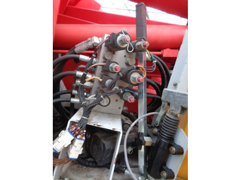 Zglobna platforma Haulotte HA120: slika 5