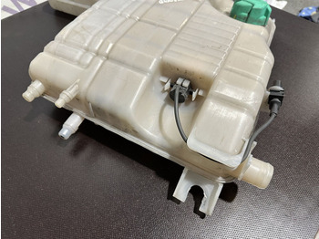 Ekspanziona posuda za Kamion DAF expansion tank: slika 4