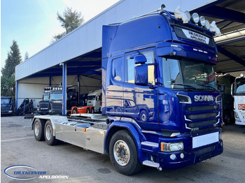 Kamion sa golom šasijom i zatvorenom kabinom SCANIA R 730