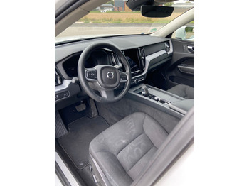 SUVSUV Volvo XC 60 XC60 Momentum Pro AWD: slika 3