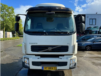 Kamion sa golom šasijom i zatvorenom kabinom Volvo FL 240 4X2 - EURO 5 - TÜV 08-2025: slika 2