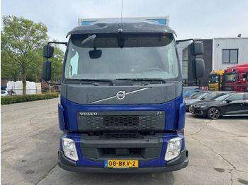 Kamion sa zatvorenim sandukom Volvo FL 250 4X2 EURO 6 DHOLLANDIA LIFT + CARGOLOCK TÜ: slika 2