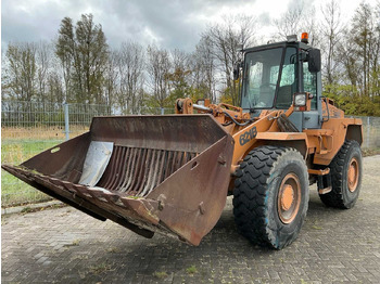 Utovarivač točkaš CASE