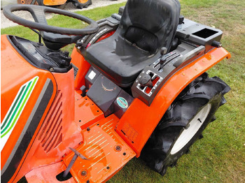 Mali traktor Hinomoto CX14: slika 5