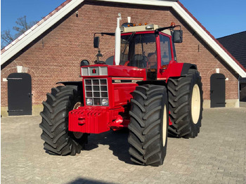 Traktor INTERNATIONAL
