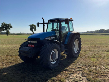 Traktor NEW HOLLAND 8360