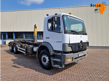 Kamion sa hidrauličnom kukom MERCEDES-BENZ Atego 2628