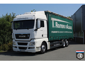 Kamion sa ceradom MAN TGX 26.440