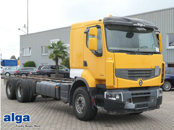 Kamion sa golom šasijom i zatvorenom kabinom RENAULT Premium Lander