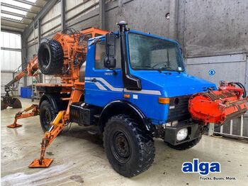 Kamion sa dizalicom UNIMOG U1450