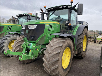 Traktor JOHN DEERE 6215R