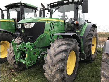 Traktor JOHN DEERE 6215R