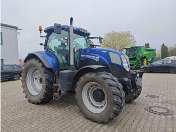 Traktor NEW HOLLAND T7.200