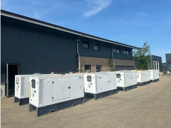 Set generatora Iveco FPT NEF45 SM1A.A004 Stamford 60 kVA Silent Rental generatorset: slika 2