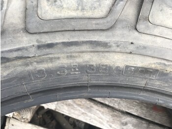 Guma za Poljoprivredna mašina Pirelli 13.6R38 losse band: slika 2