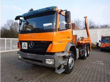 Kamion za utovaranje kontejnera MERCEDES-BENZ Axor 2633