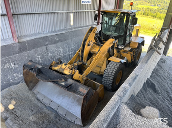 Utovarivač točkaš CATERPILLAR 930K