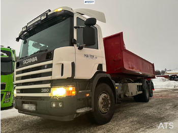 Kamion sa hidrauličnom kukom SCANIA P114