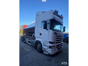 Kamion sa zatvorenim sandukom SCANIA R 580