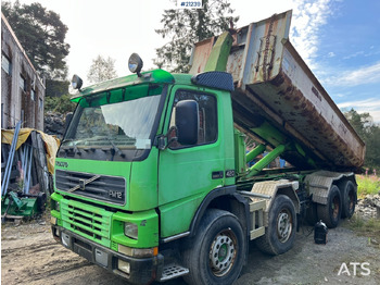 Kamion sa hidrauličnom kukom VOLVO FM12