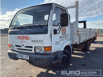 Kamion sa tovarnim sandukom NISSAN